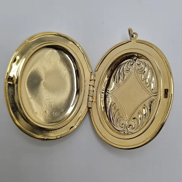 Charm - Picture 5 of 8